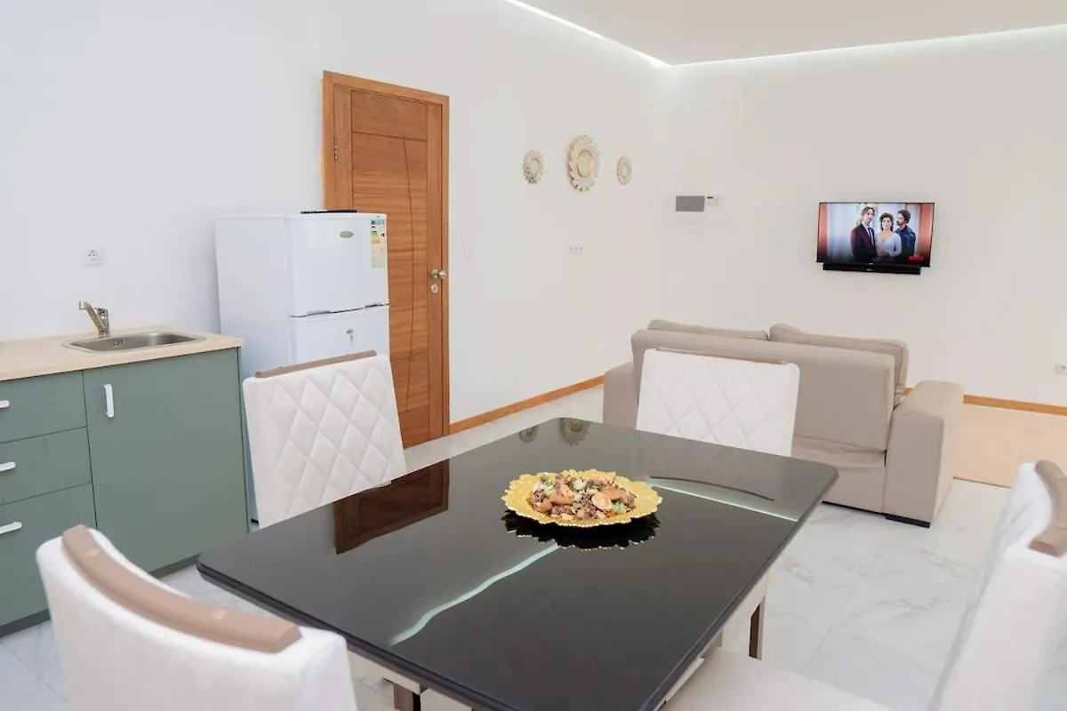 Your Escape Home In Praia Apartman